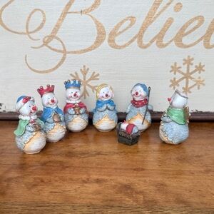 Festive Snowman Nativity Figurine Set - 7 pieces